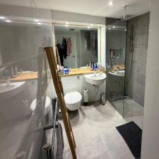 Wet room-style bathroom
